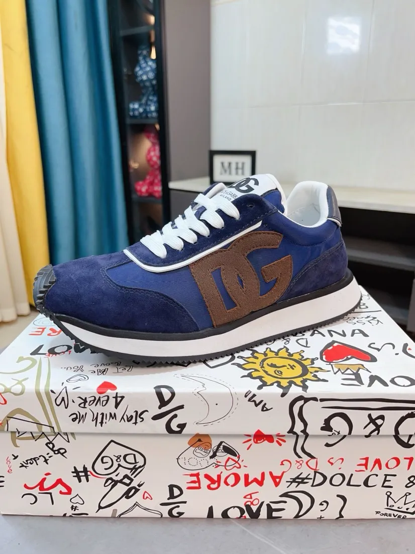 Men's shoes 💰458🌹🌹"Dolce & Gabbana DG" original imported first-layer cowhide ➕ sheepskin lining, light on the foot, comfortable, versatile, original special outsole 🔥favored by trendy men, welcome to compare quality 🔥exquisite luxury, super A level! Compared with the genuine product at the counter, the version is no worse at all! Code number 38-46